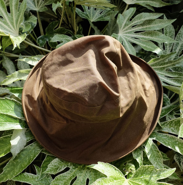 Heritage Waxed Cotton Hat in Caramel