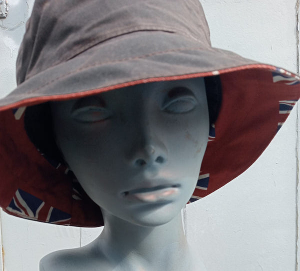 Heritage Waxed Cotton Bucket Hat - Plain or Flag detail