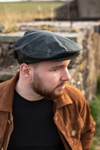 Waxed cotton flat cap